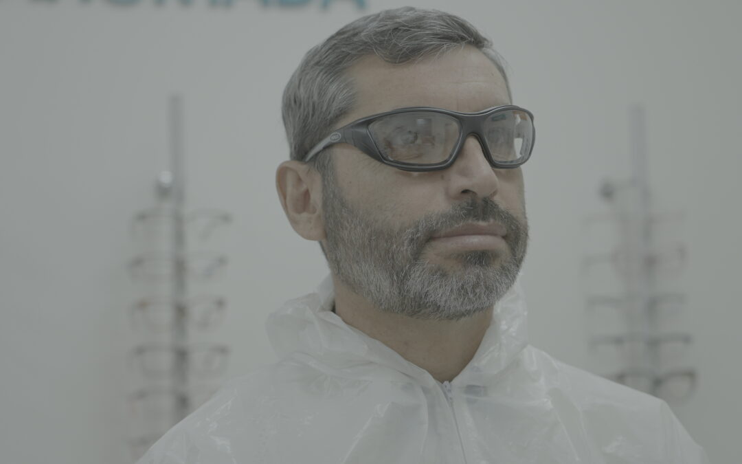 Si soy operario y uso lentes ópticos ¿Necesito protección ocular?: Si y los llevamos directo a tu empresa.